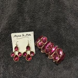 NWT Gold fuchsia bracelet with earrings set